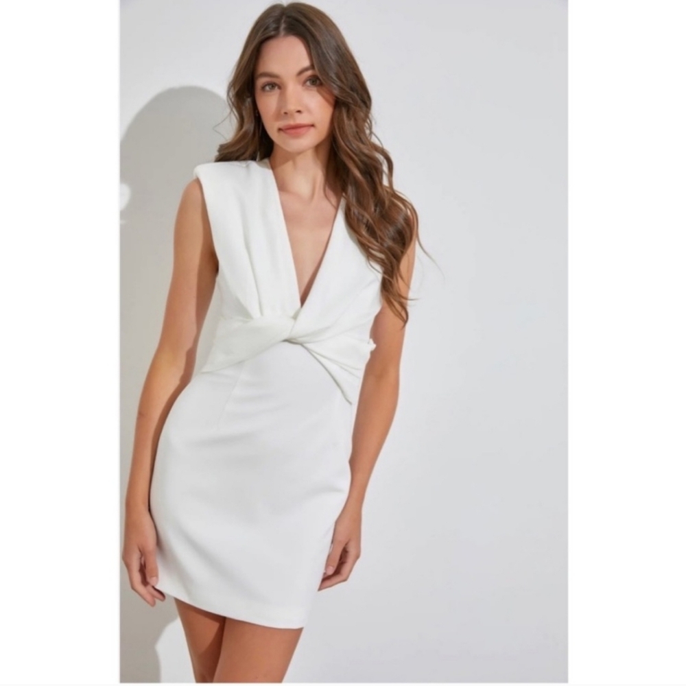 Zara, Medium, White Mini Dress w/shoulder pads